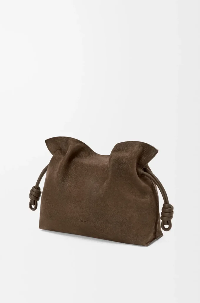 Mittlere Flamenco-Clutch aus genarbtem Nubukleder Tundra