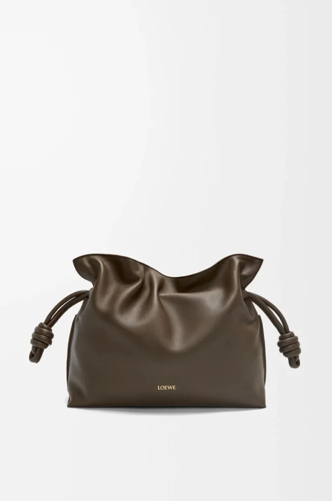 Mittlere Flamenco-Clutch aus Nappakalbsleder Chocolate