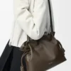 Mittlere Flamenco-Clutch aus Nappakalbsleder Chocolate