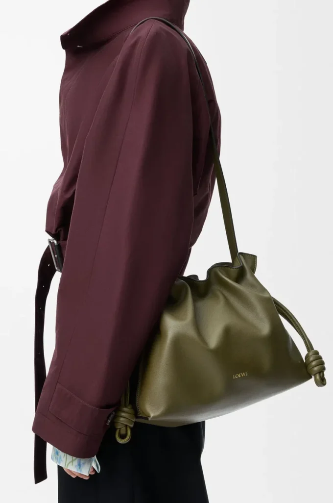 Mittlere Flamenco-Clutch aus Nappakalbsleder Dark Khaki