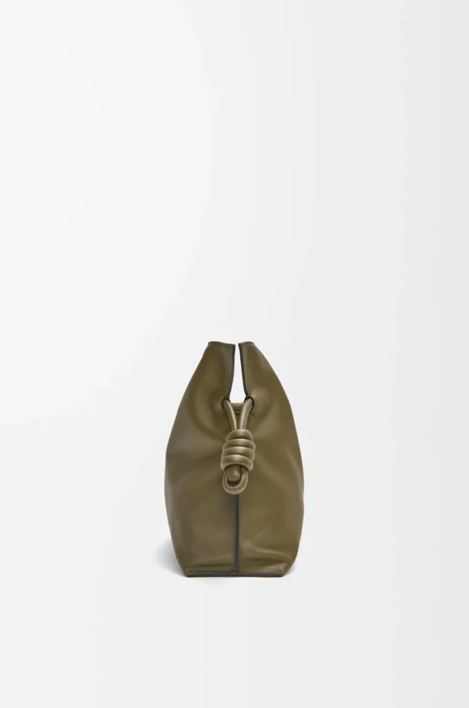 Mittlere Flamenco-Clutch aus Nappakalbsleder Dark Khaki