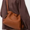 Mittlere Flamenco-Clutch aus Nappakalbsleder Eichhörnchen