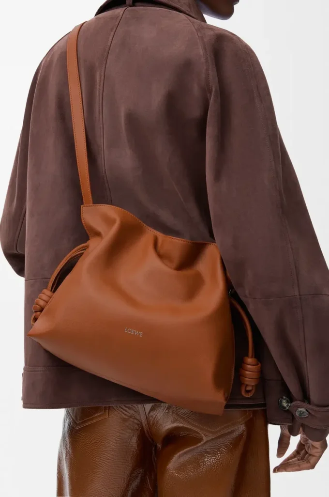 Mittlere Flamenco-Clutch aus Nappakalbsleder Eichhörnchen