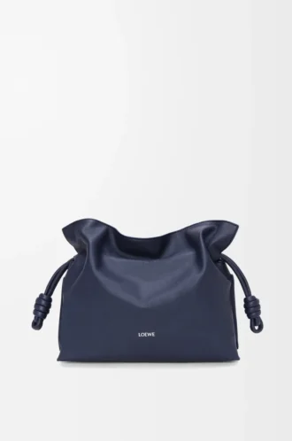 Mittlere Flamenco-Clutch aus Nappakalbsleder in Abyss Blue