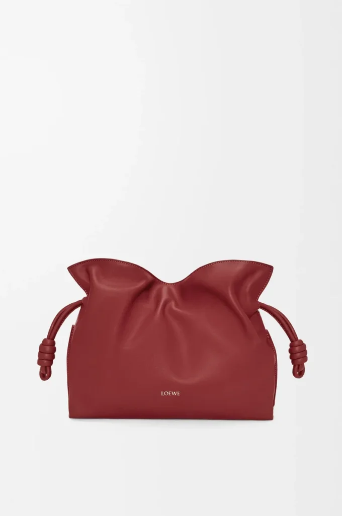 Mittlere Flamenco-Clutch aus Nappakalbsleder in Burnt Red