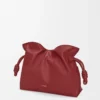 Mittlere Flamenco-Clutch aus Nappakalbsleder in Burnt Red