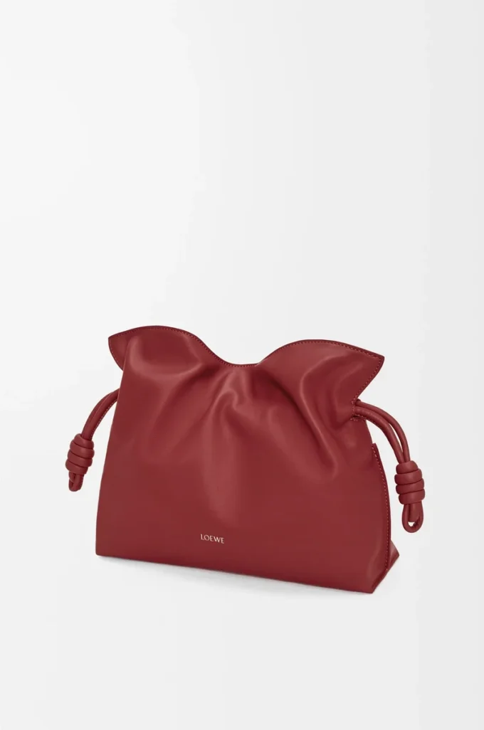 Mittlere Flamenco-Clutch aus Nappakalbsleder in Burnt Red