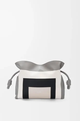Mittlere Flamenco-Clutch aus Nappakalbsleder in Grau/Hellgrau