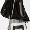 Mittlere Flamenco-Clutch aus Nappakalbsleder in Grau/Hellgrau