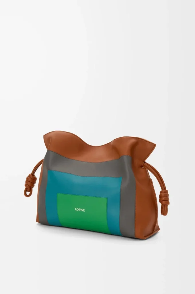 Mittlere Flamenco-Clutch aus Nappakalbsleder in Karamell/Hellgrün