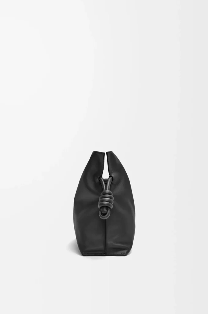 Mittlere Flamenco-Clutch aus Nappakalbsleder in Schwarz