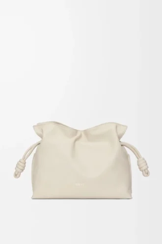 Mittlere Flamenco-Clutch aus Nappakalbsleder Sea Salt