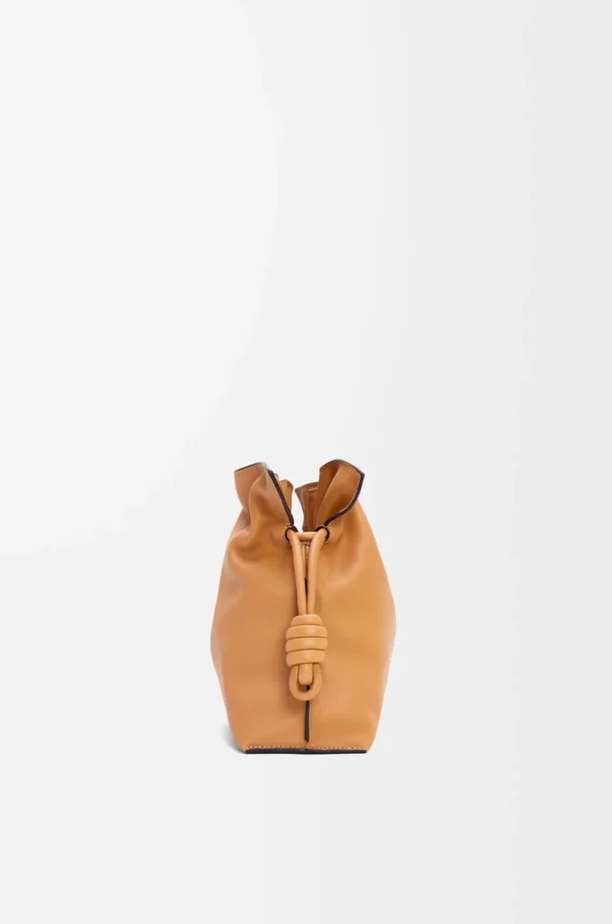 Mittlere Flamenco-Clutch aus Nappakalbsleder Warm Desert