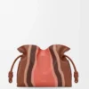 Mittlere Flamenco-Clutch Landscape aus Nappakalbsleder in Pecan/Parrot Pink