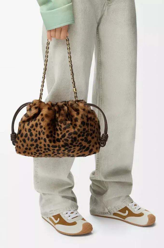 Mittlere Flamenco-Handtasche aus bedrucktem Lammfell Beige/Braun