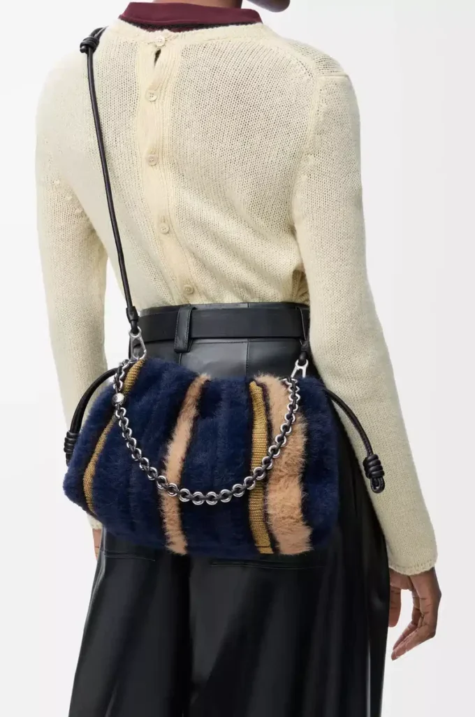 Mittlere Flamenco-Handtasche aus Jacquard-Strick Multicolor Deep Navy