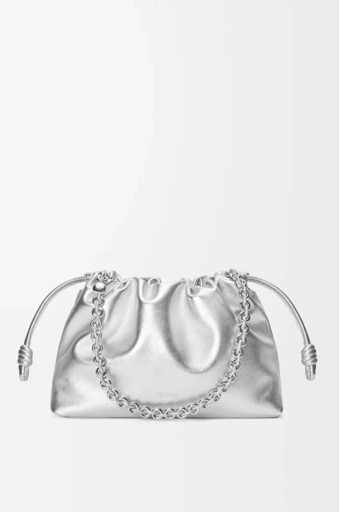 Mittlere Flamenco-Handtasche aus laminiertem Lammleder Silber