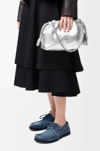 Mittlere Flamenco-Handtasche aus laminiertem Lammleder Silber