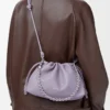 Mittlere Flamenco-Handtasche aus weichem Nappalammleder in Dirty Mauve
