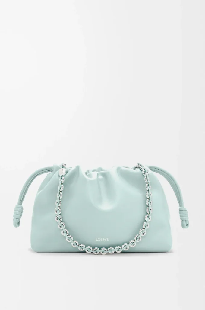 Mittlere Flamenco-Handtasche aus weichem Nappalammleder in Frozen