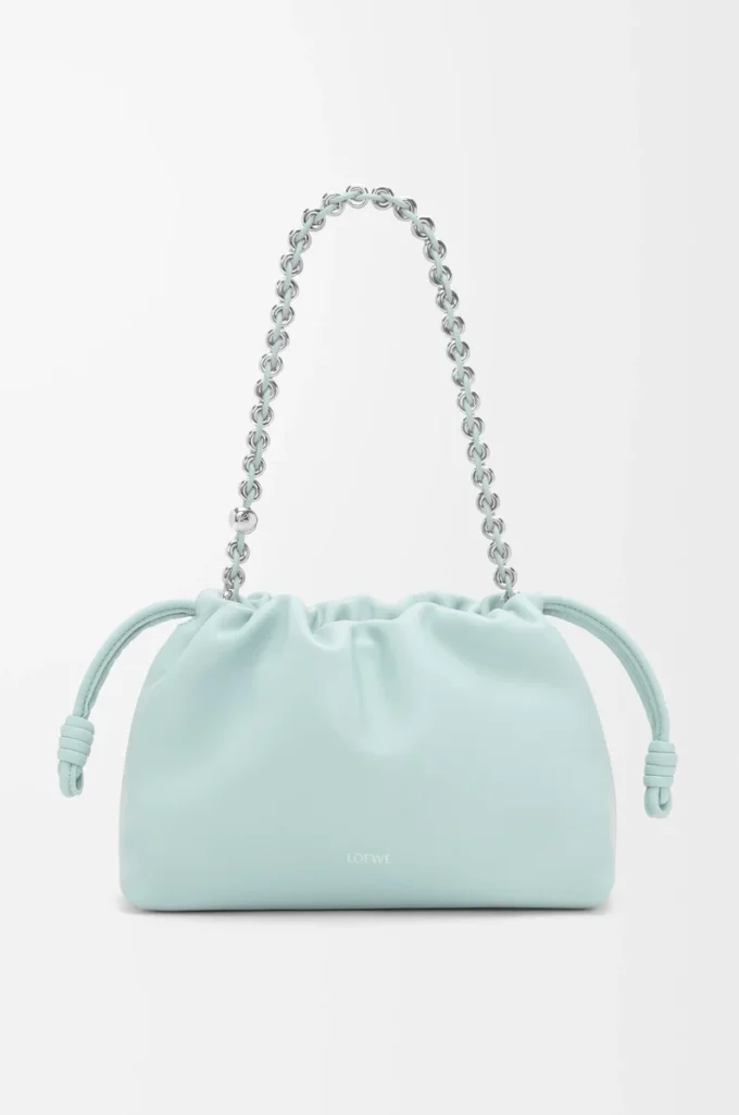 Mittlere Flamenco-Handtasche aus weichem Nappalammleder in Frozen