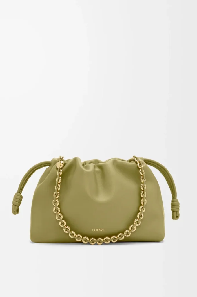 Mittlere Flamenco-Handtasche aus weichem Nappalammleder in Hellmoos