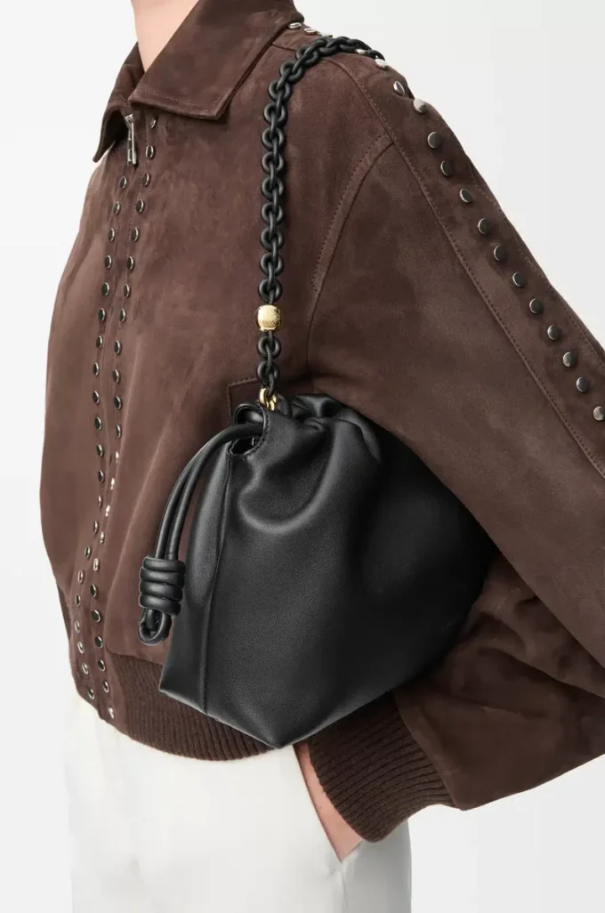 Mittlere Flamenco-Handtasche aus weichem Nappalammleder Schwarz