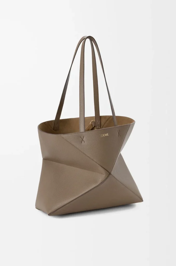 Mittlere horizontale Puzzle Fold-Tasche aus weichem genarbtem Kalbsleder Taupe