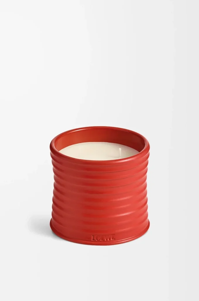Mittlere Kerze mit Tomatenblättern, rot
