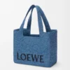 Mittlere LOEWE Font-Tasche aus Raffia Hellblau