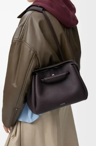 Mittlere Madrid-Tasche aus geschmeidigem genarbtem Kalbsleder Dark Ebony
