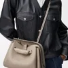Mittlere Madrid-Tasche aus geschmeidigem genarbtem Kalbsleder in Clay