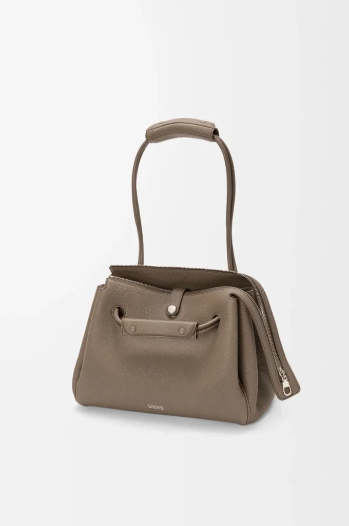 Mittlere Madrid-Tasche aus geschmeidigem genarbtem Kalbsleder Taupe
