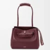 Mittlere Madrid-Tasche aus geschmeidigem Kalbsleder in Dark Burgundy