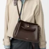 Mittlere Madrid-Tasche aus geschmeidigem Kalbsleder in Dark Chestnut