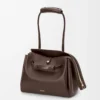 Mittlere Madrid-Tasche aus geschmeidigem Kalbsleder in Dark Chestnut