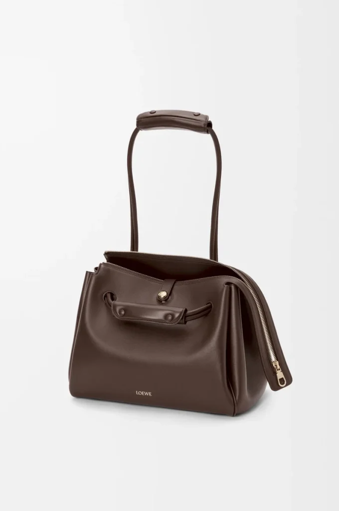 Mittlere Madrid-Tasche aus geschmeidigem Kalbsleder in Dark Chestnut