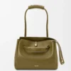 Mittlere Madrid-Tasche aus geschmeidigem Kalbsleder in Olive