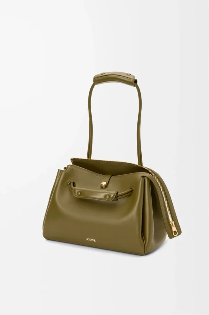 Mittlere Madrid-Tasche aus geschmeidigem Kalbsleder in Olive