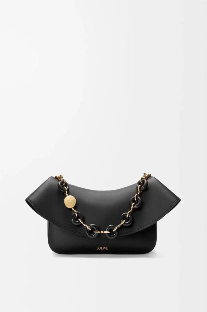Mittlere Ola-Tasche aus glattem Kalbsleder Schwarz