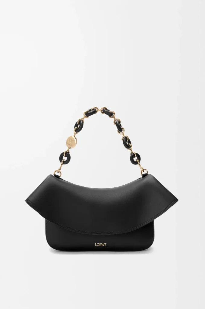 Mittlere Ola-Tasche aus glattem Kalbsleder Schwarz