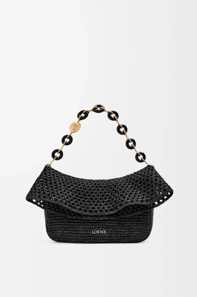 Mittlere Ola-Tasche aus Raffia und Kalbsleder in Schwarz