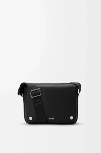 Mittlere Pebble Messenger Bag aus glattem Kalbsleder Schwarz
