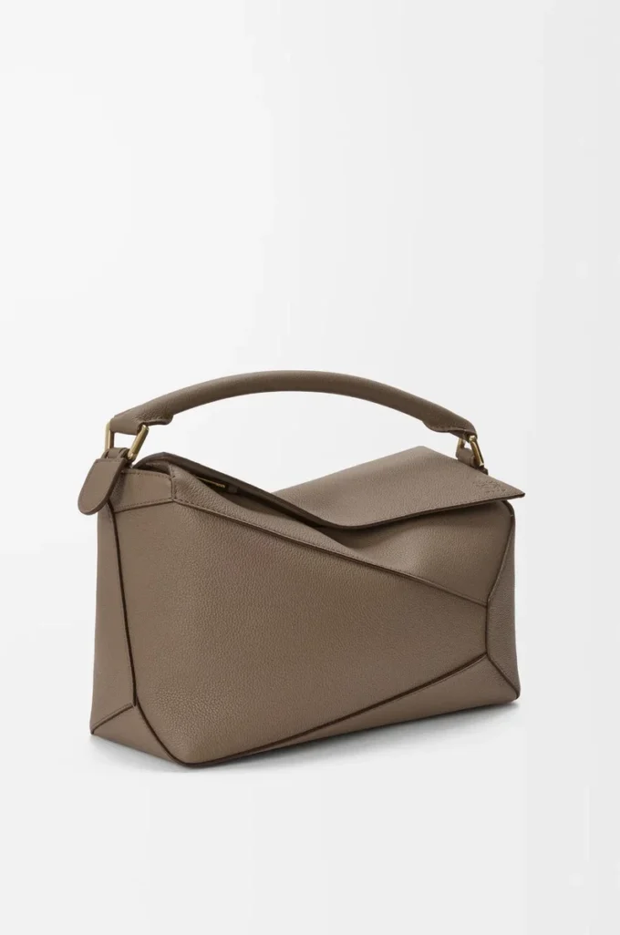 Mittlere Puzzle Edge Tasche aus weichem genarbtem Kalbsleder Taupe