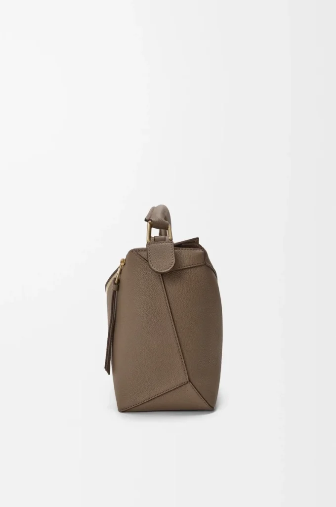 Mittlere Puzzle Edge Tasche aus weichem genarbtem Kalbsleder Taupe
