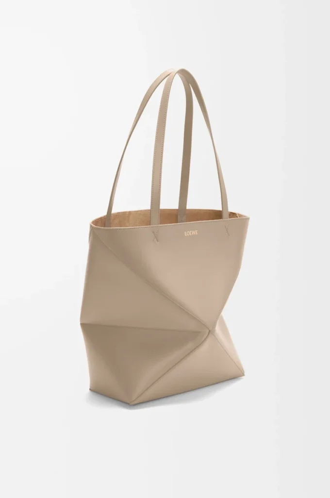 Mittlere Puzzle Fold-Tasche aus glänzendem Kalbsleder in Sand