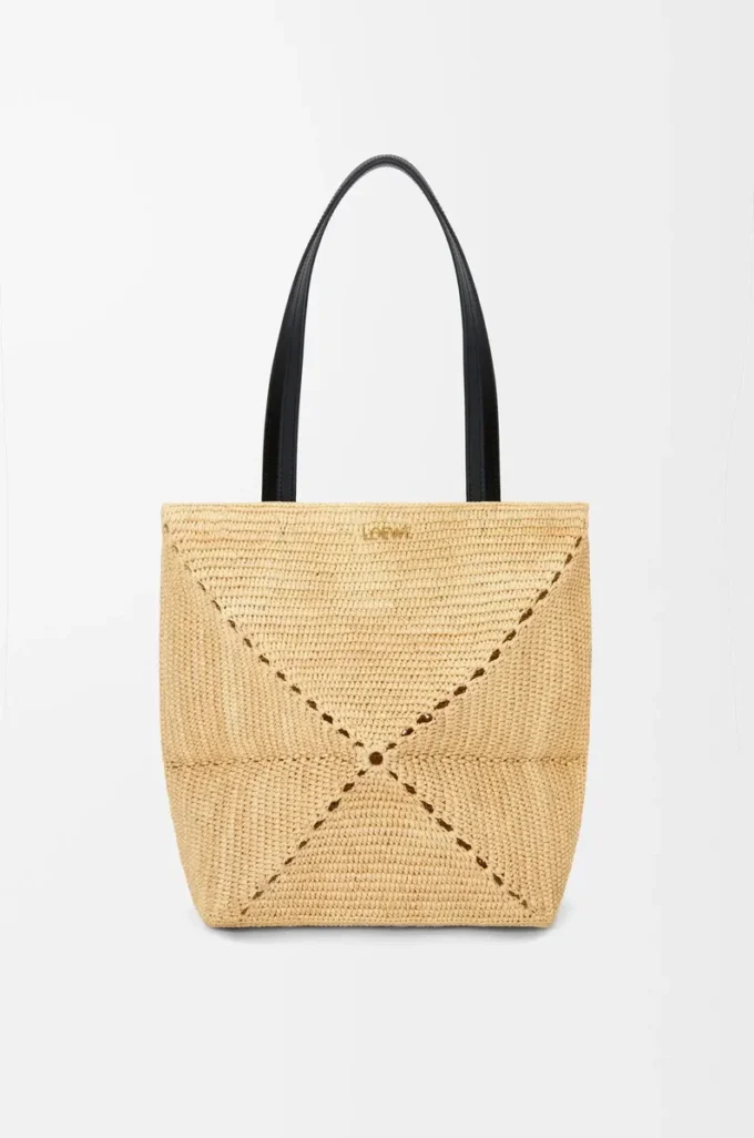 Mittlere Puzzle Fold-Tasche aus Raffia in Natur