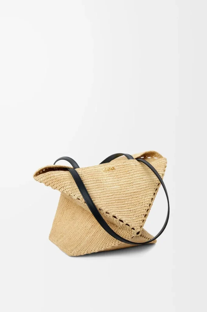 Mittlere Puzzle Fold-Tasche aus Raffia in Natur