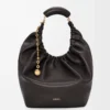 Mittlere Squeeze-Tasche aus weichem Nappalammleder in Schwarz