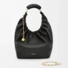 Mittlere Squeeze-Tasche aus weichem Nappalammleder in Schwarz
